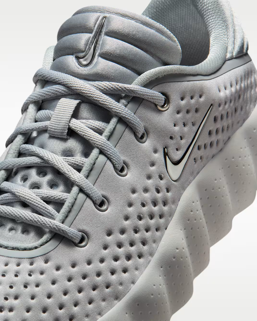 Nike Mind 002